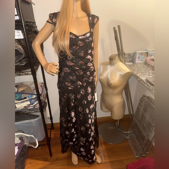 For Love And Lemons Dresses & Skirts - NWT For Love & Lemons Aigrette Floral Velvet Burnout Maxi Dress Size Large